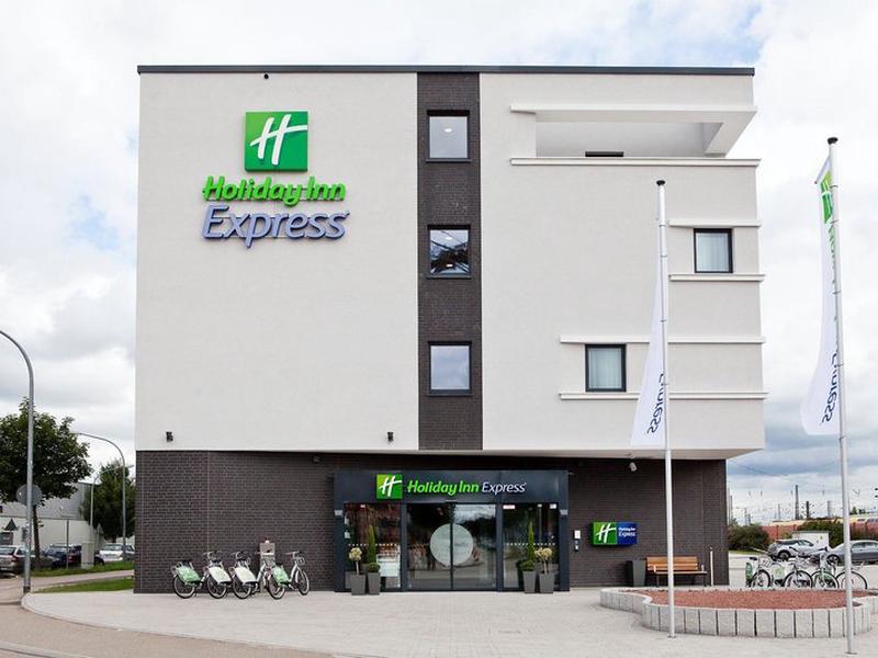 98AE3911EA9019AC23E55D5C0CD47D79