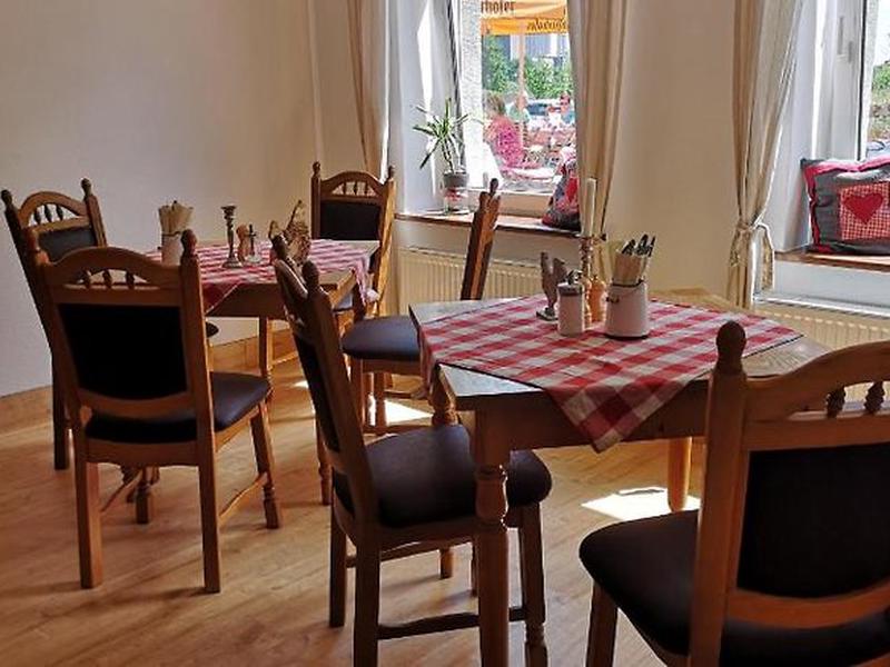 8C8405B0BB0DF5AF3D51F6BA24F31633