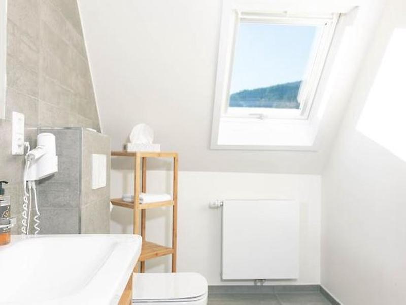 3A1F15A4A200345C106C1F28F318F833