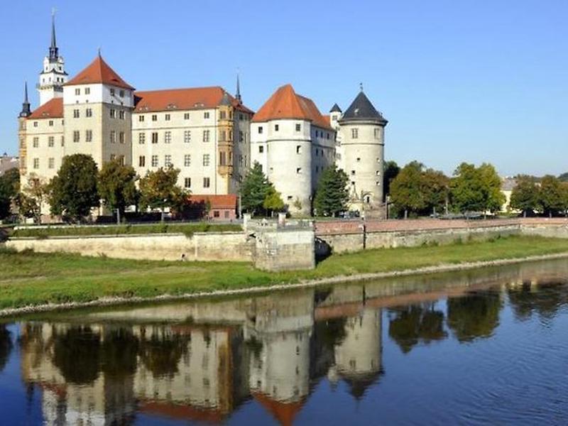 E883560066F1A4B3E7B7D2182E05153B