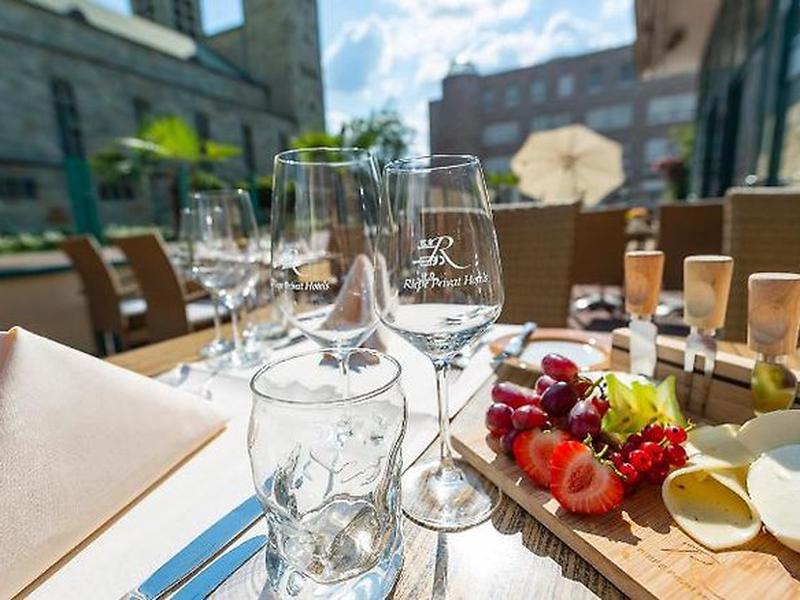 855E9E983697E80C3A01456910CD2179