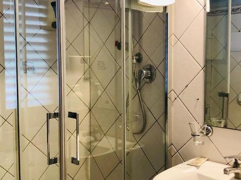 15E7BC97F047651B126A5A3EA1379F12