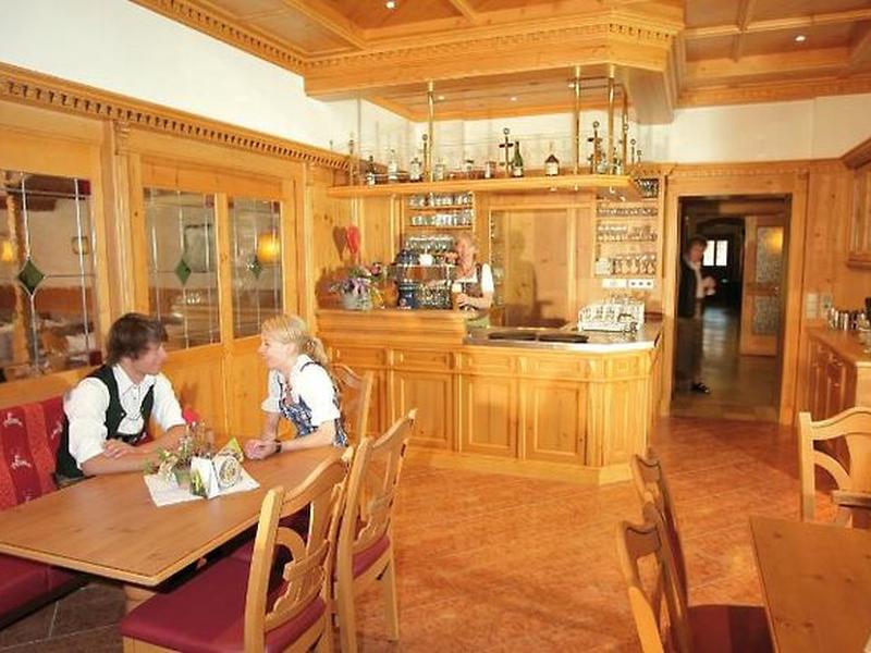 CE9A52C2486232AB1ED1105E717C1F2E