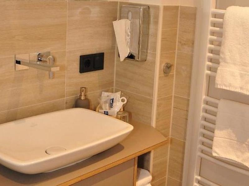 627F44AEB6595F156D15628A0CE41AC3