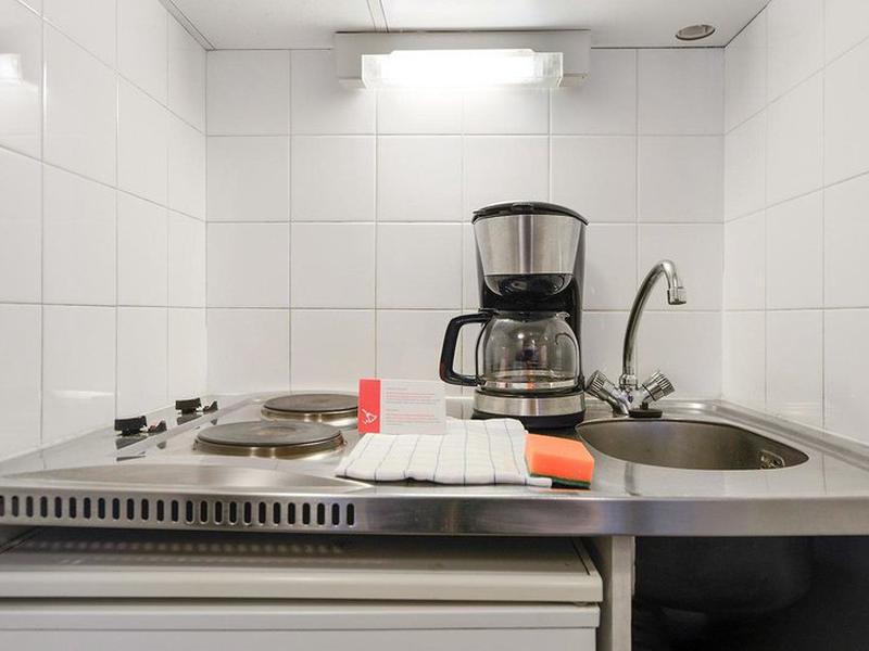 F915B08941236724F6FD6B1257B31244