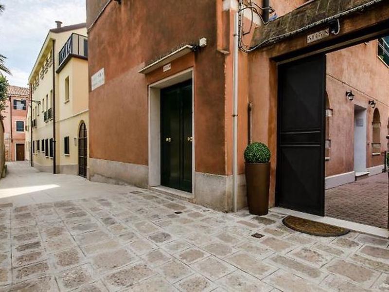 57A4E54DAD083758920ABF1DA33CD05A