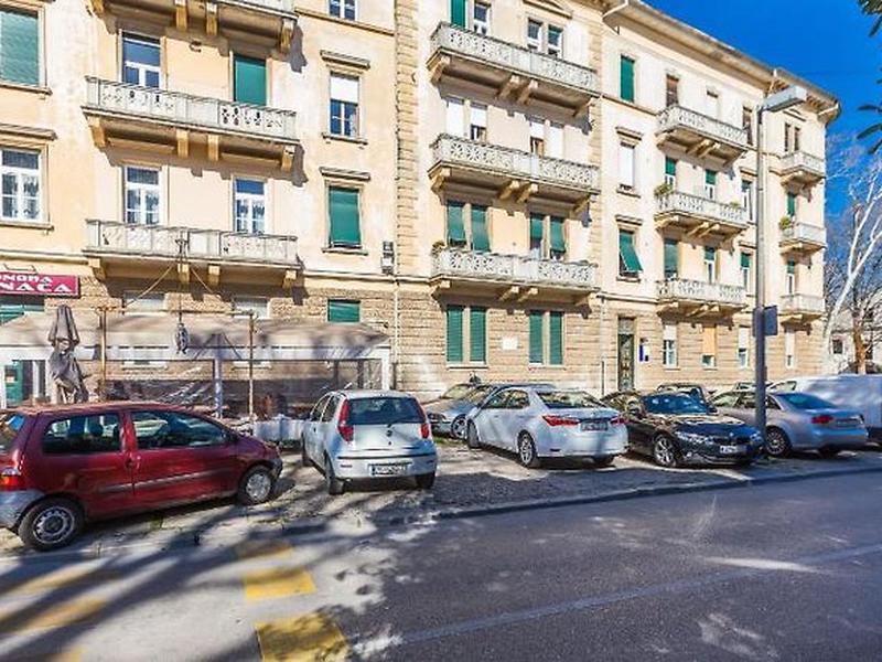 A113F4833A0B81AC0239D53F41FEC44A