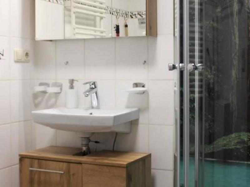 5F65412796B8450E2F8EC1018A7F9FA0