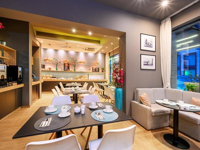 33D05531B2E4A270BEDF0E8382DED03B