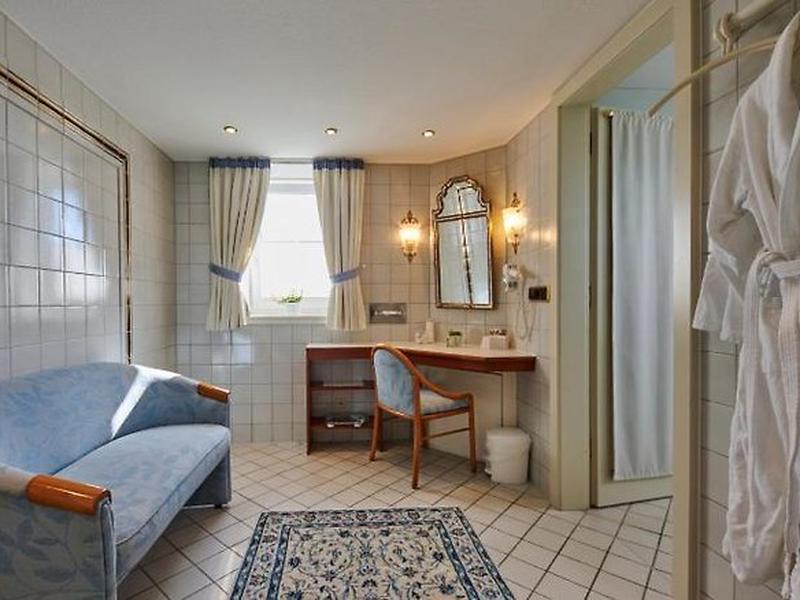 A8C2AAB3981F9E6339F2D9F941223690