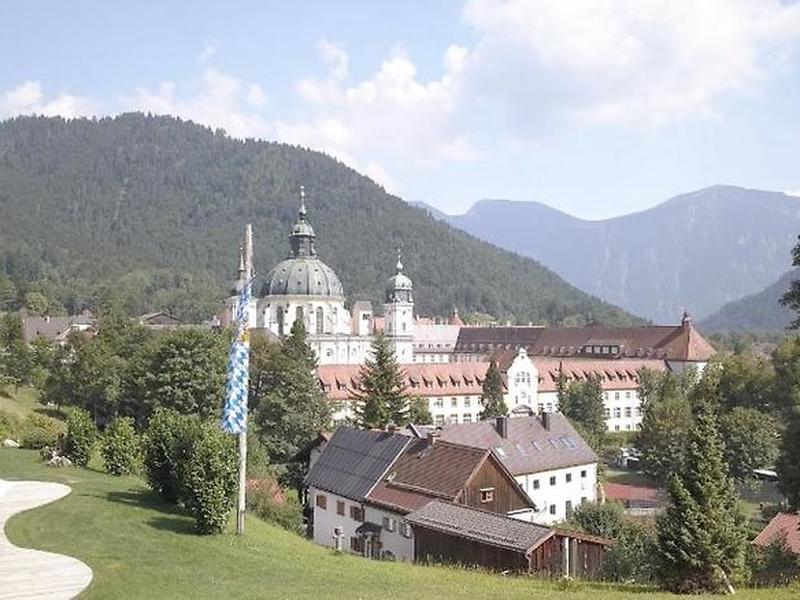 3CDF2647D5CD38BB04E984E92AB6D847