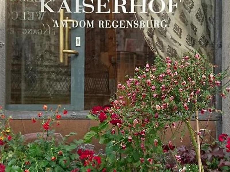 03EC3277BA1927213A883ADA17DE12EE