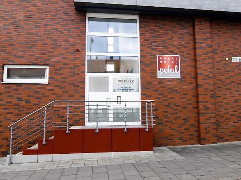 F1A5F3EE306759485EA0E6A6C30D58E2