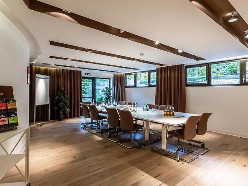 70CDC451B219FCA9FC5EFA6ED3D3A785