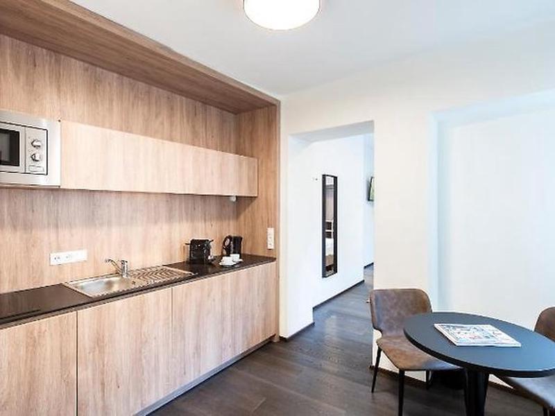 0F8733C864C1382B86AFA109A4D3E89E