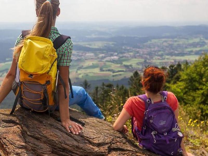 C999E8F19004F90FF66E99BD36C2CBB3