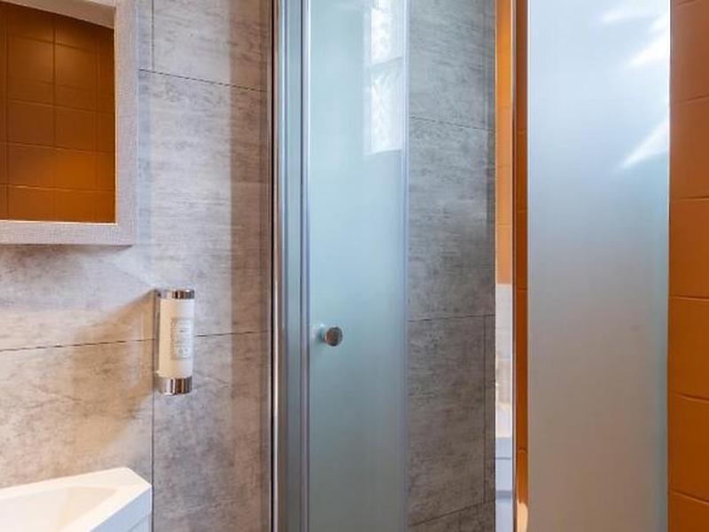 E9C85683C1939A91C8396920B73754AD