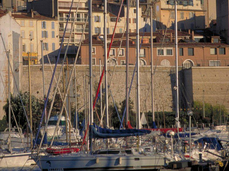 55EB7E0AF12B8BADC3144C6C610D9D2A