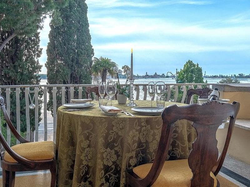 100FA45FA2ABD964E94C71304DF76DCA