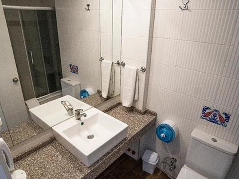 6980546BA58569C2636AE79C009A81DF