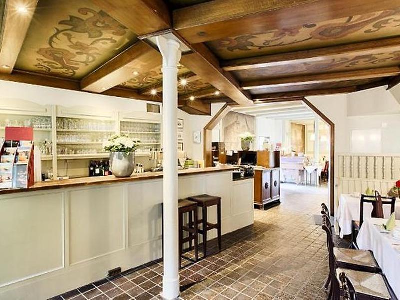 AEDD074DF82BD9C3E5C29EE6B770B9E2