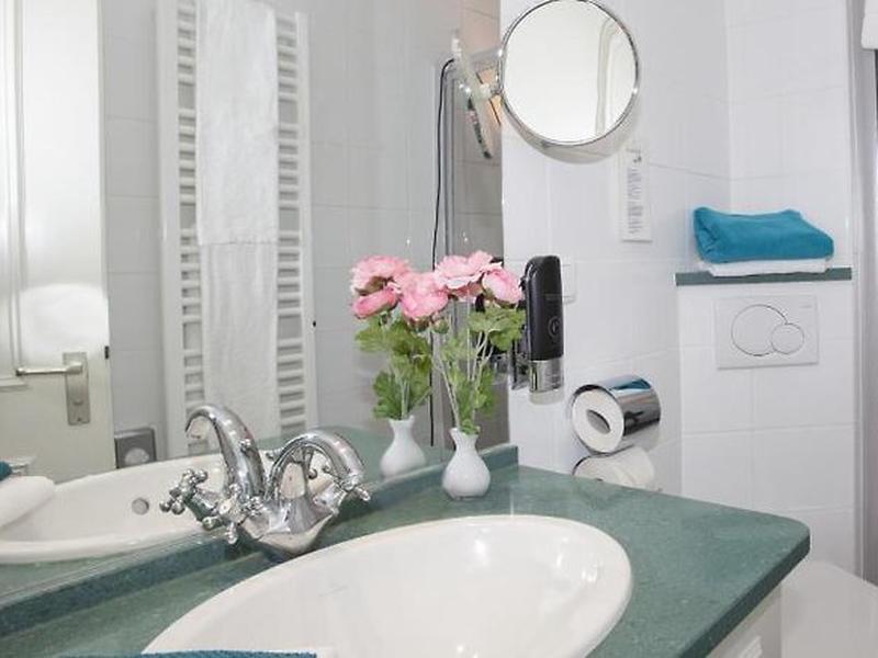 2D6277C1336B0C3B6F052A6B921B958F