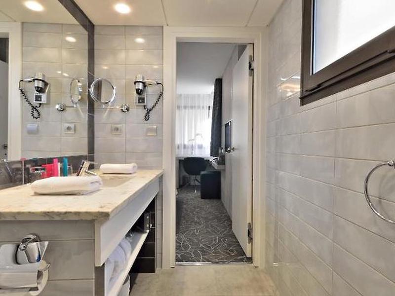 ED1E1B7E04C12683D8CAF811EA8E67FF