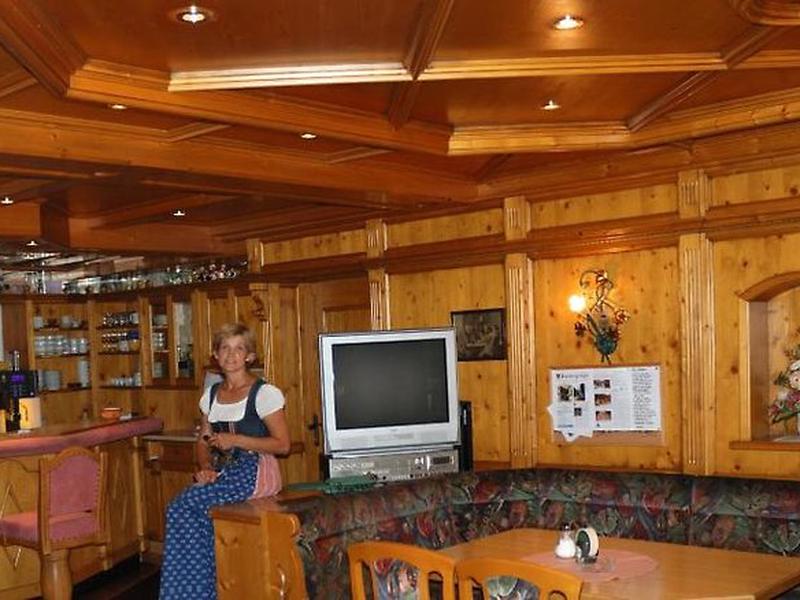 4E56F327BC9799F5ED5847089AB6E32A