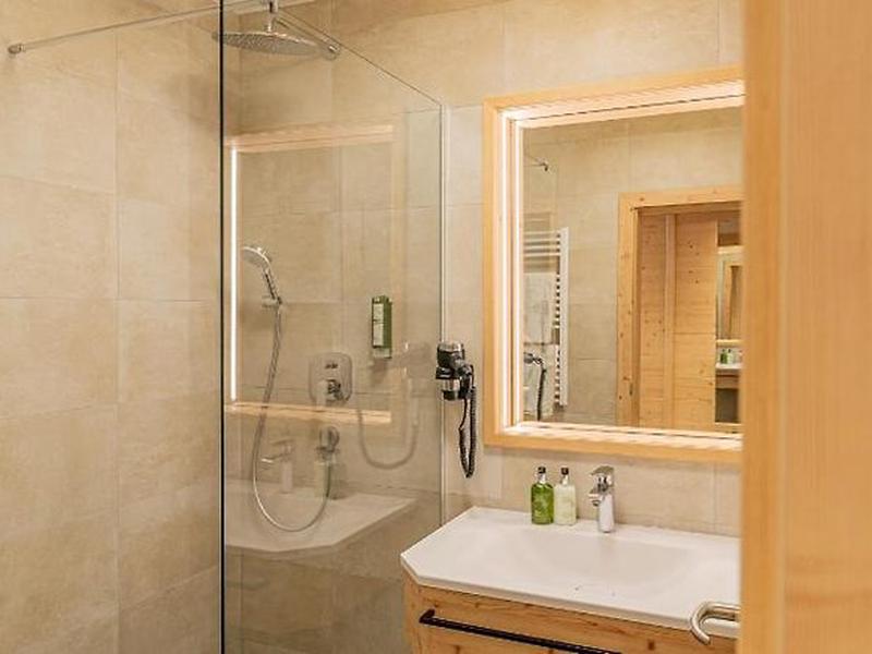 D04C9EB197B3F58C4030FC5767F85ED4