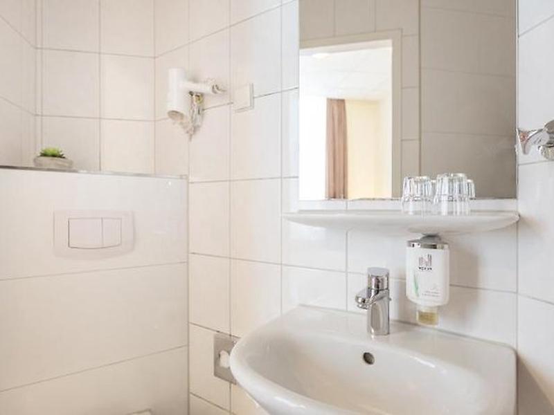 05400ED55F6AB741C20634E789E6BA44