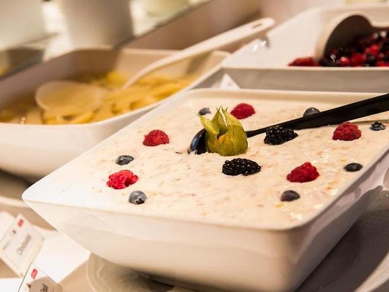 FEE95C443DEB06E2D8A32DC143363345