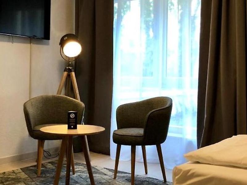 649C981E81EC9945135BFDF5E6D7FAC8