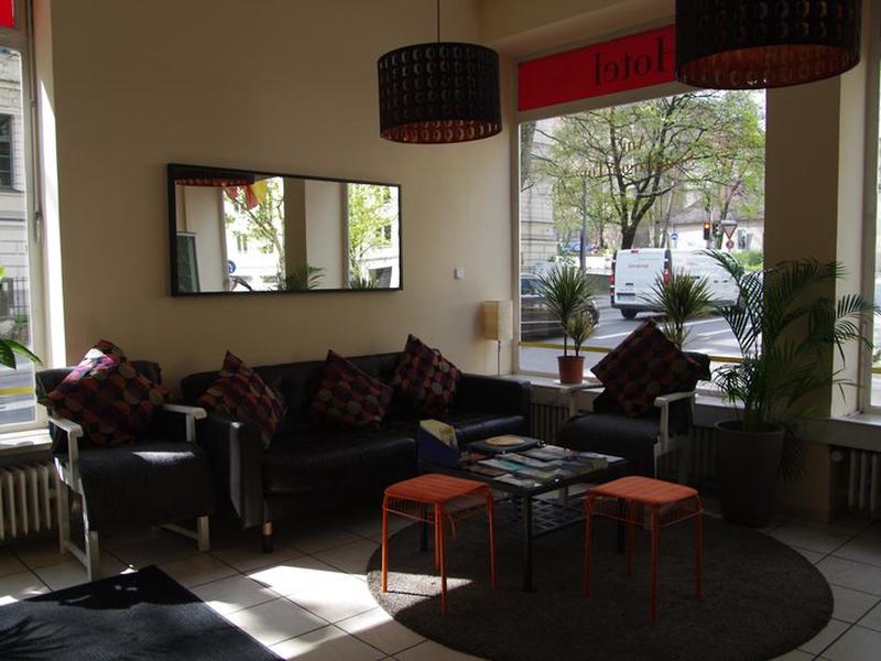 ACF1E996603F5F0142F4B89358E22035