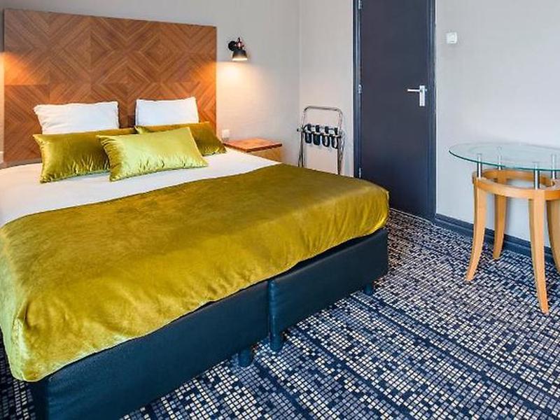 2670D563E06D25F29A8BE54F8DEC9C6E