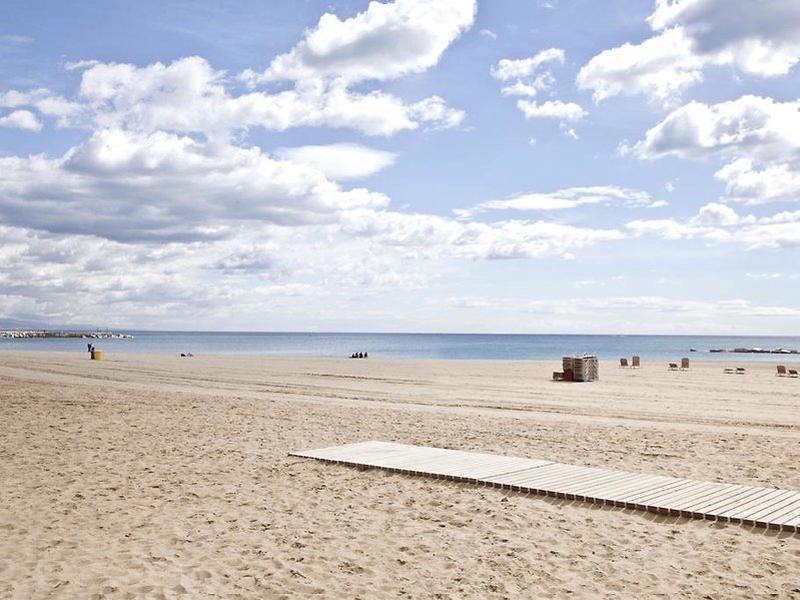 E463C38274EBF1E13EAC4E976FB7648B