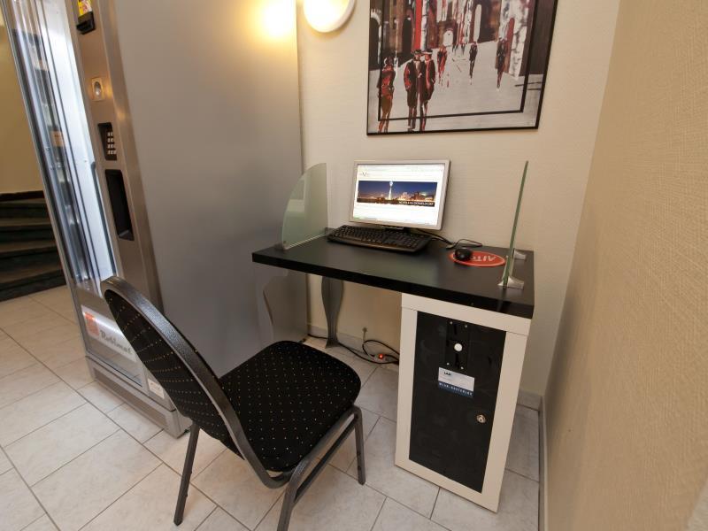 352D3E09E9AFF0B4B43A484D2364189F