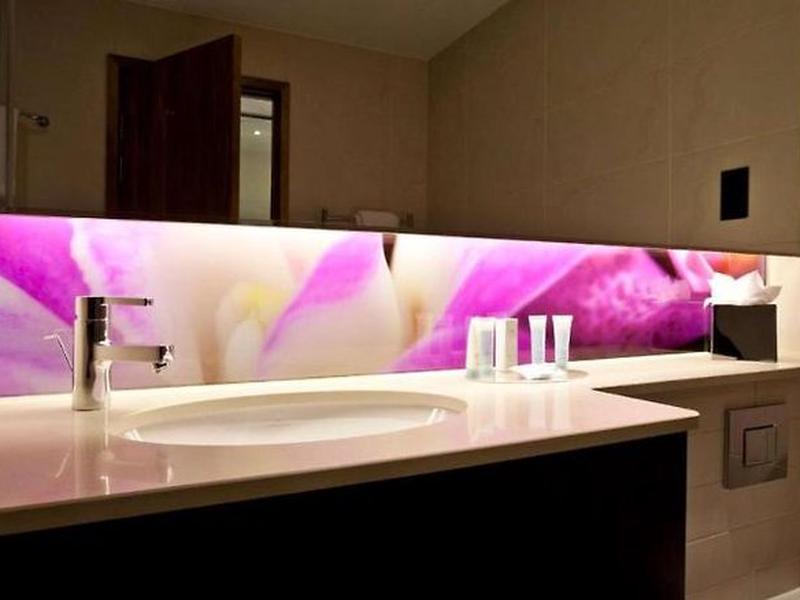 B8716CA9666F4AE3669FDB8087CED0DE