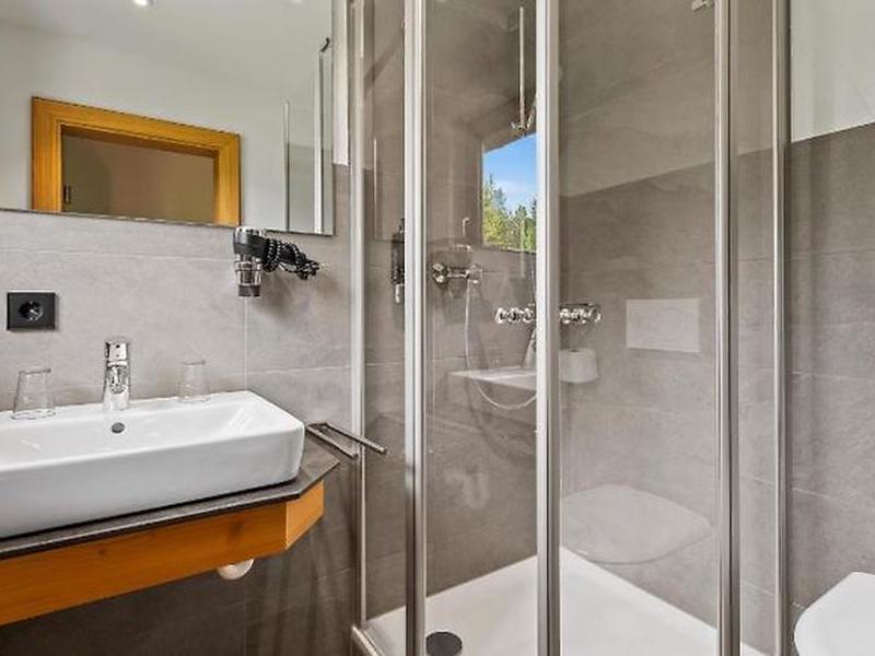 54E040E8F5043239931932FA5251C815