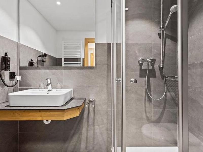 C8281BF0E8A9D3AEDA8C8322E2EF4942