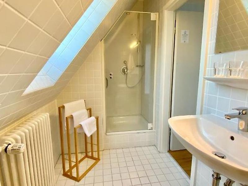 55690EEA5C7FE558C7C889A80BCA911A