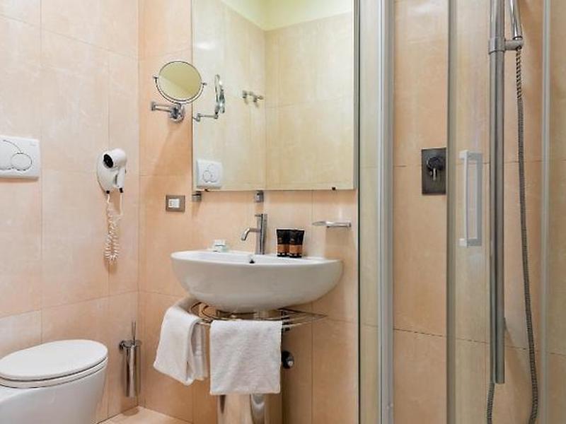 27E96DACC0C3B47F29A980C654DCFE5E