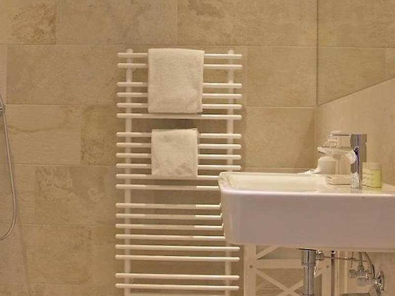 572DBB5CC3B11C534385F8DAB4C8C6F3