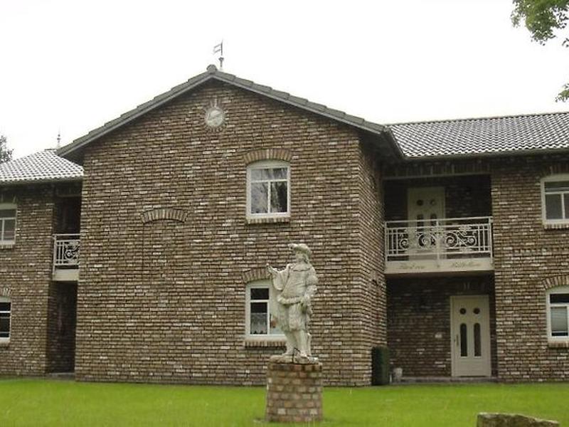 E0C04E0D1FF0DC4B7990D8B8F783701E