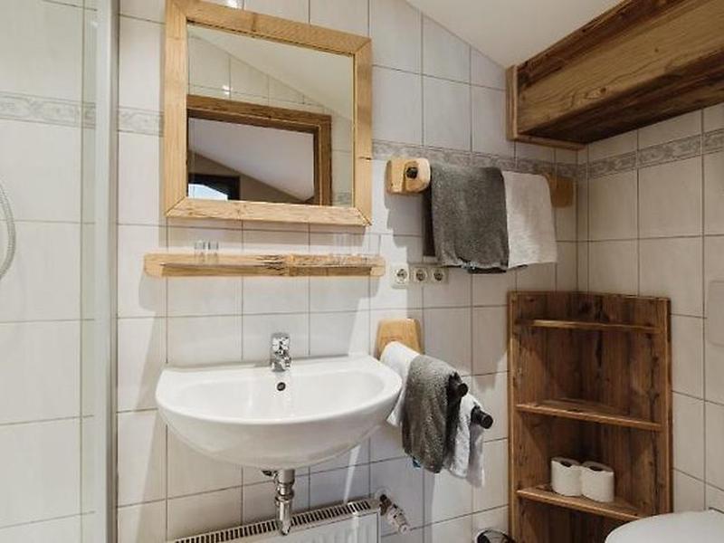 50AE2AD0ABF694CDF3D60637920E786B