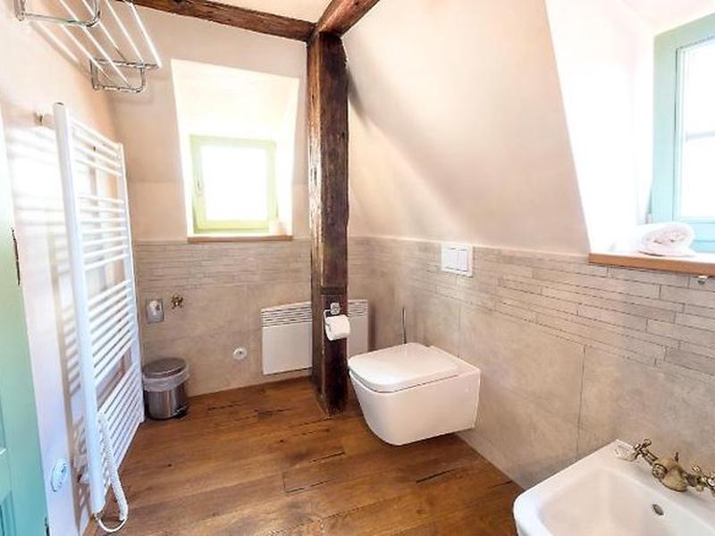 23AC2B0F95FE09B49366DE91EADD75B2