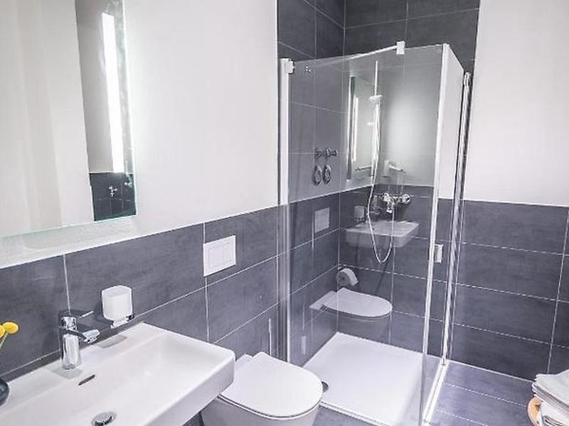 2D32BFF81A8BD121D665A0C28E924E56