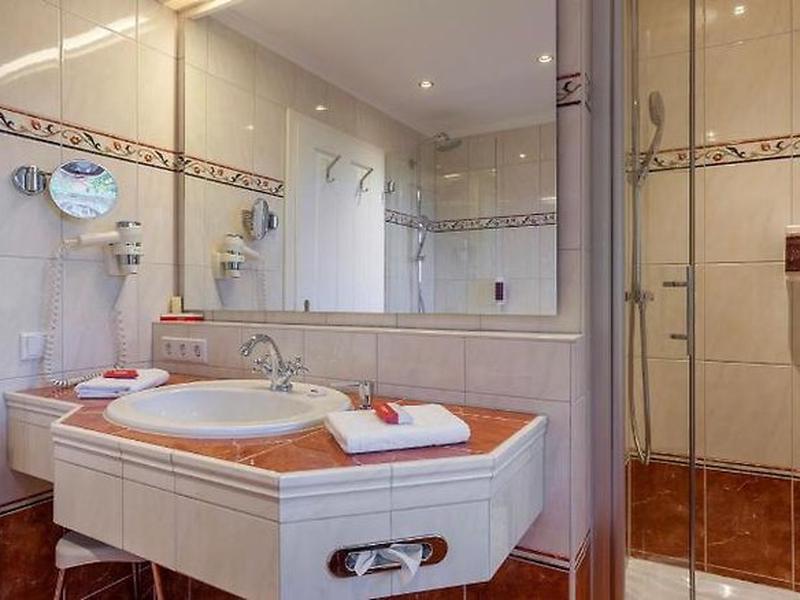 27ED96CCFC4441B1A63A40FC3B330497