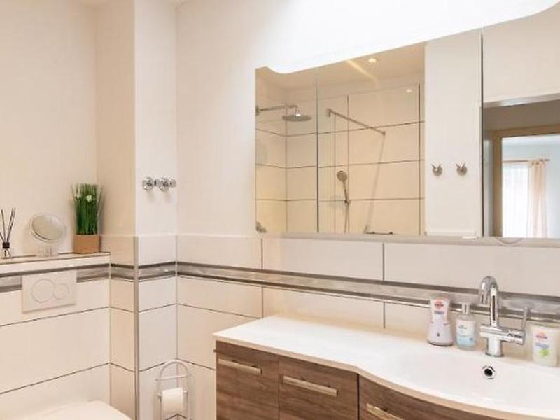 AC040CFF18F568E82052759EF2D30D4D