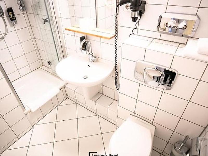 C6B8E9944669BC9208604D30621801F1