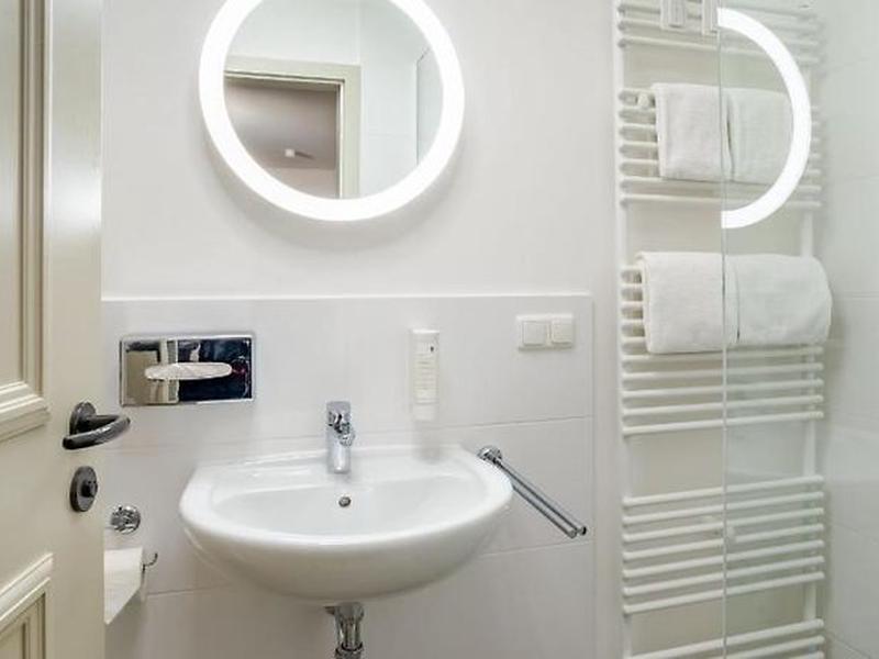 35A1B10ECB5F5EB7CEB842052DD54A3D